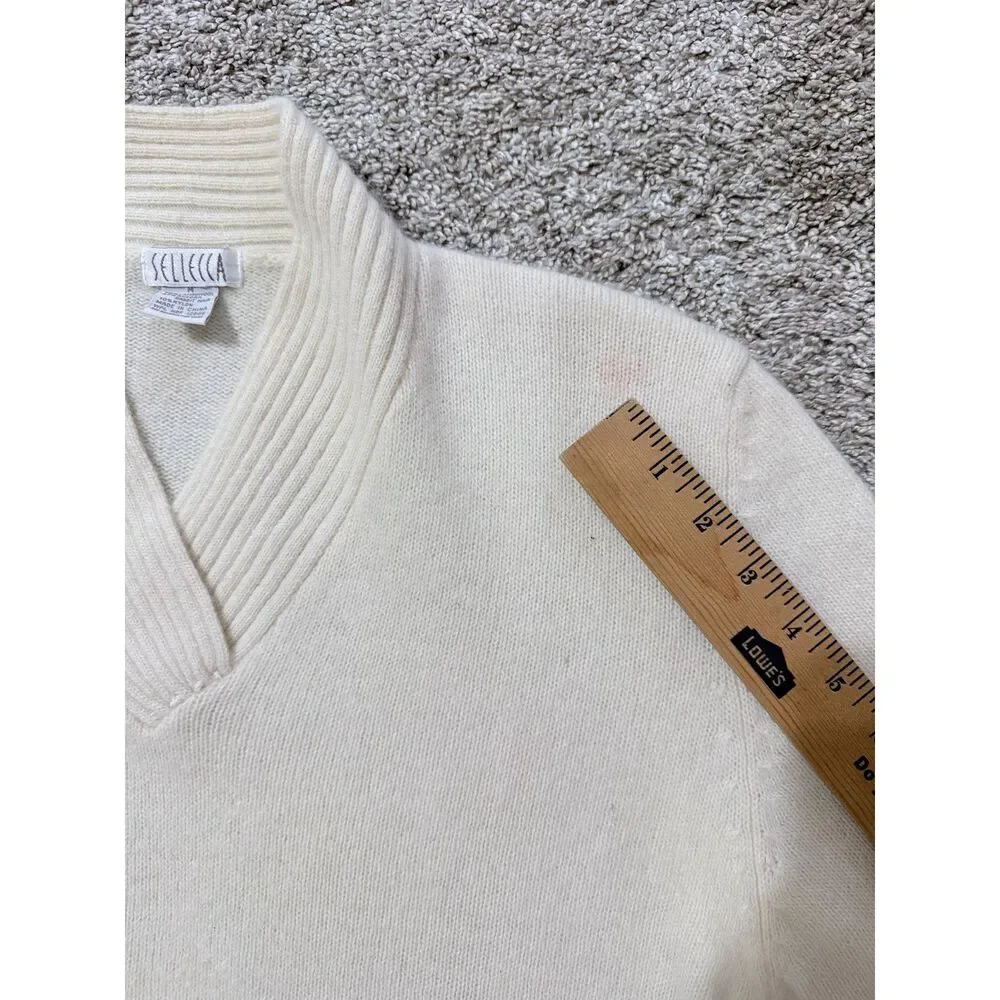 Vintage Selecca Ivory Lambswool Angora V-Neck Sweater Medium Natural Fiber